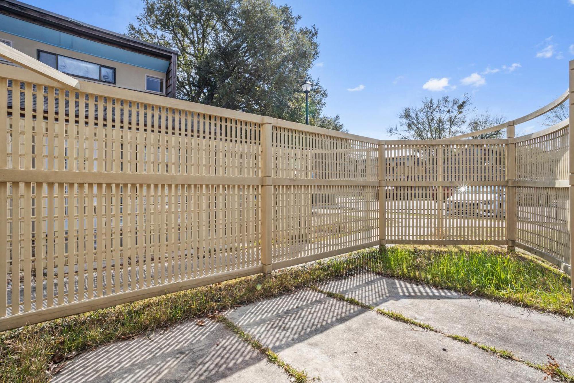King Bed Well-Located Cozy Townhouse Retreat Apartment Gulfport Exterior photo